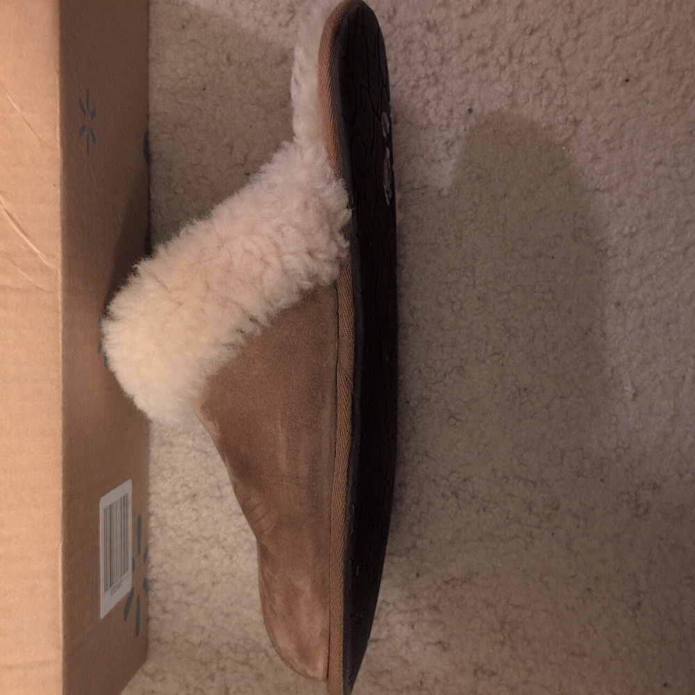 UGG Women's Cozy Tan Slippers with Plush Cream Lining - Picture 3 of 4